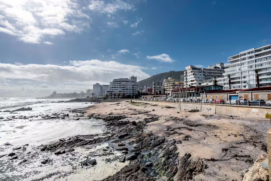 1 Bedroom Property for Sale in Sea Point Western Cape